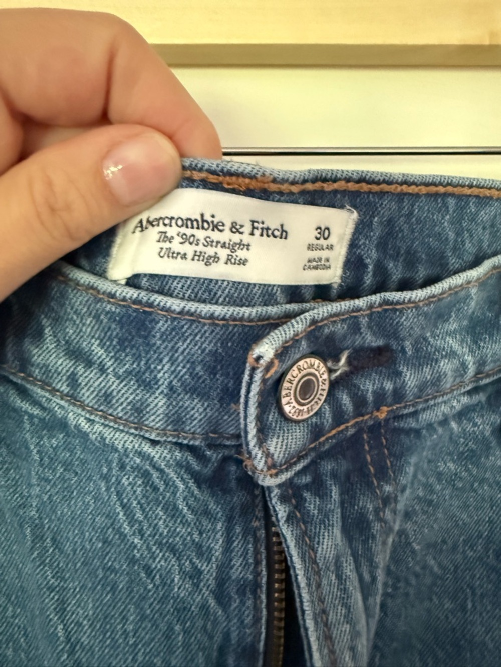 Abercrombie & Fitch Ultra High Rise 90s Straight Jeans - Blue